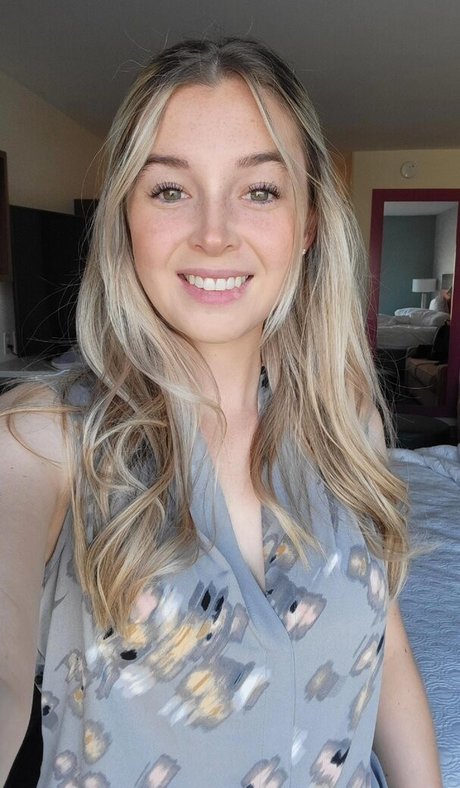 Bones Dont Lie セクシーなポルノスター 画像