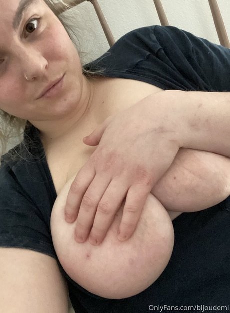 タイのアナルOnlyFans アート裸 画像