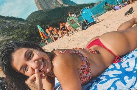 Malu Bastos ホットなポルノスター 写真