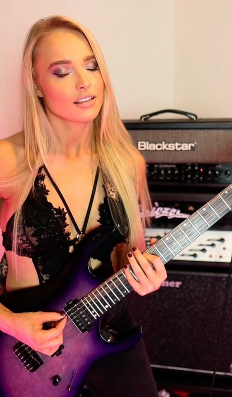 Sophie Lloyd 完璧なモデル 画像