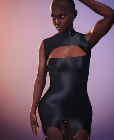 Lucy Nyeusi ホットモデル 写真