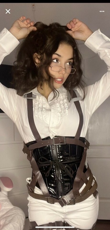 Alee babes かわいいスター 写真