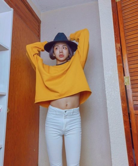 Brunett 無料女優 写真