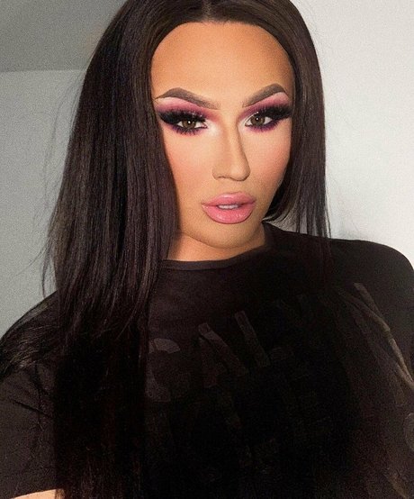 Sasha Donis ポルノスター 美しい 画像