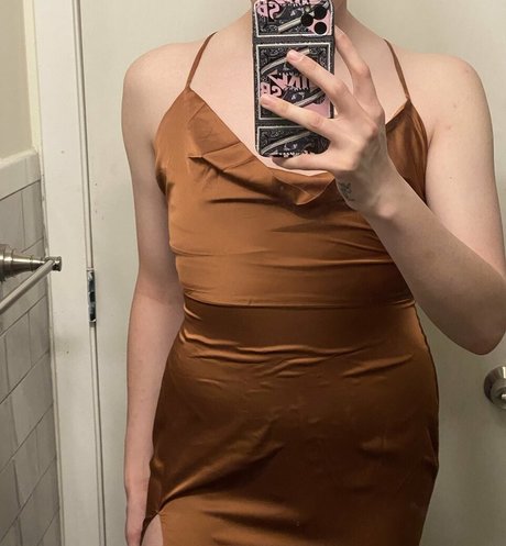 Sasha Donis ポルノモデル 写真