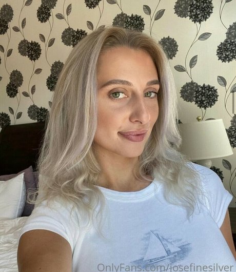 Josefine Silver セクシーモデル ギャラリー