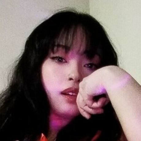 Carrie Xiong ポルノ女優 写真