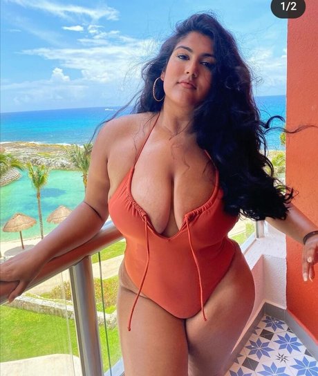 Prettydesibabixo ヌードモデル 写真