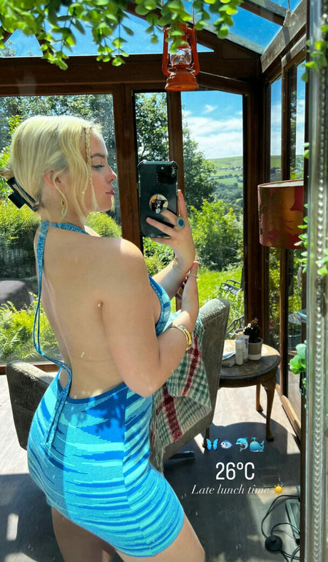 Coronation Street トップポルノスター アーカイブ