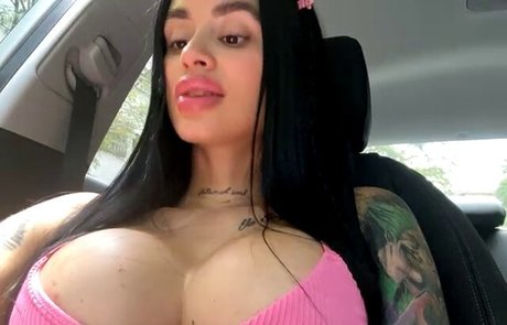 小柄なBBC OnlyFans ホット裸 ギャラリー