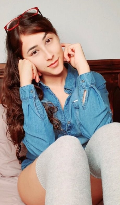 若い熟女OnlyFans エロチック 画像