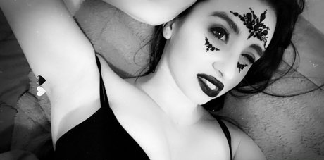 KylieeOW ヌードモデル 写真