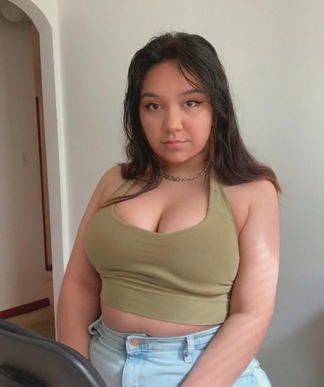 ぽっちゃりブロンドOnlyFans ホットヌード 写真