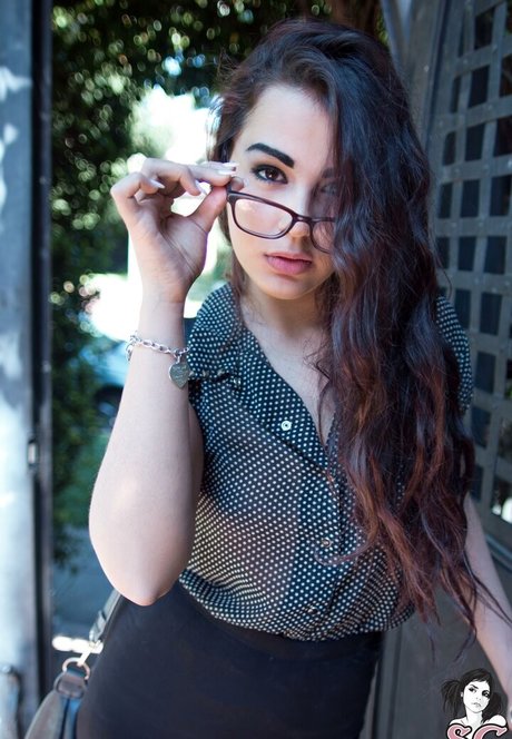 本物のティーンオンリーファン セクシー裸 写真