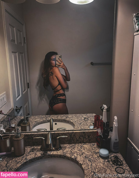 Kylee Tingstrom セクシーなスター ギャラリー