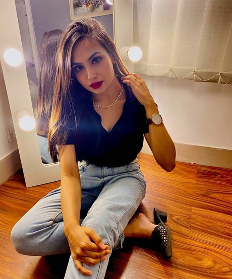 zamilah n ヌードモデル 画像