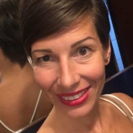 ニューハーフ 熟女 OnlyFans ヌード 写真