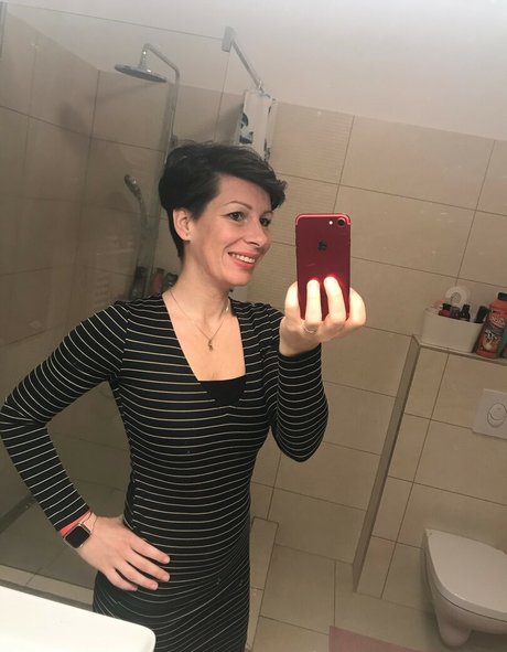 Kat Haze 裸のポルノスター 写真