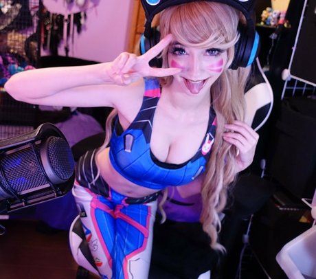 巨乳クーガーOnlyFans ホット 画像