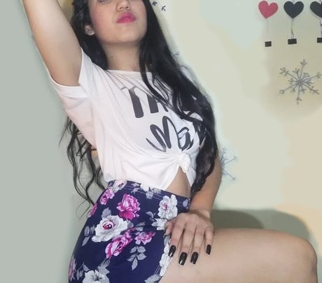 Elis Scratching ASMR ホットモデル ギャラリー