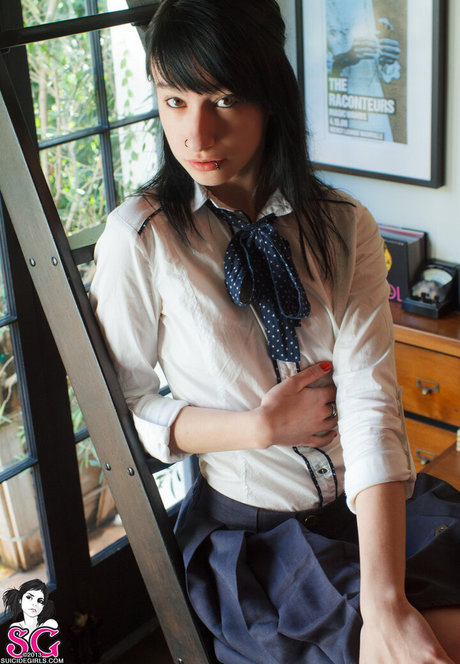 Aeterna セクシーモデル 画像