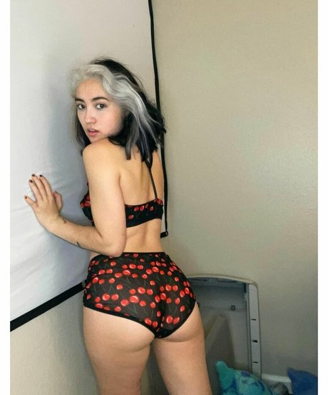 Jackieemuah 独占モデル 写真