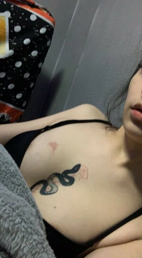 cassie loveyo セックスモデル 写真