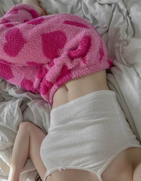 Cutenoum ポルノモデル 画像