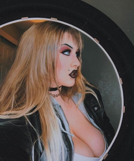 ニューハーフ巨乳OnlyFans トップ 画像