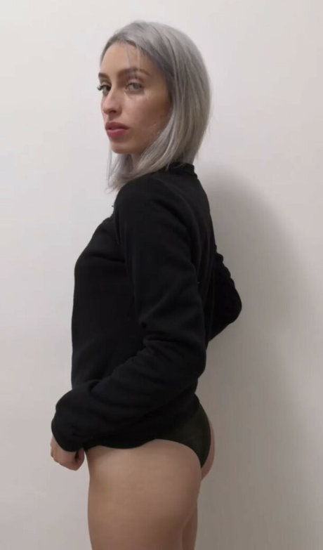 MidoriShake ポルノ女優 写真