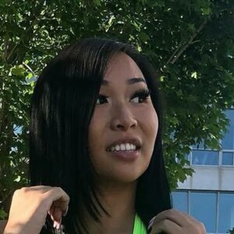 Nhi Tran エロティックなスター 画像