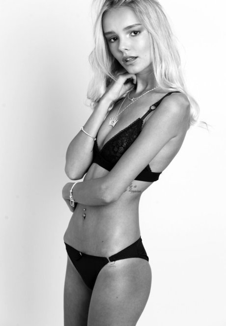 デカ尻ジーンズ OnlyFans エロチック 写真