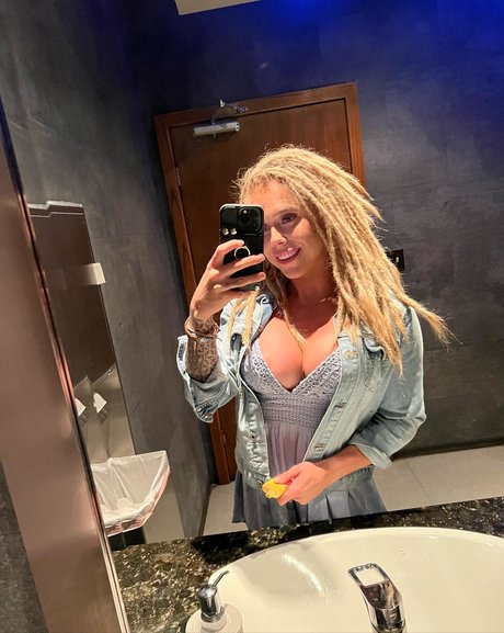 Mel With The Dreads ポルノスター セクシー ギャラリー