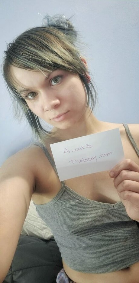 エモオンリーファン セクシーヌード 写真