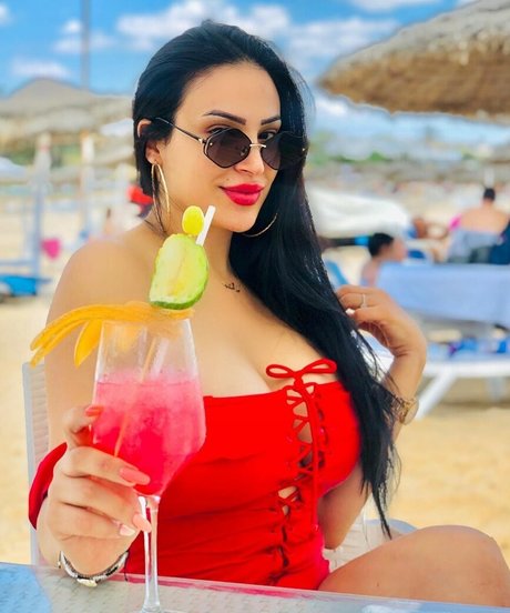 Manel Sassi セクシーなスター 画像