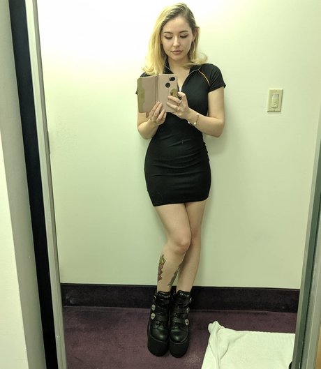 Autumn Farrell セクシー女優 画像