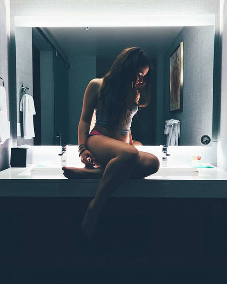 Autumn Farrell xxxスター 画像