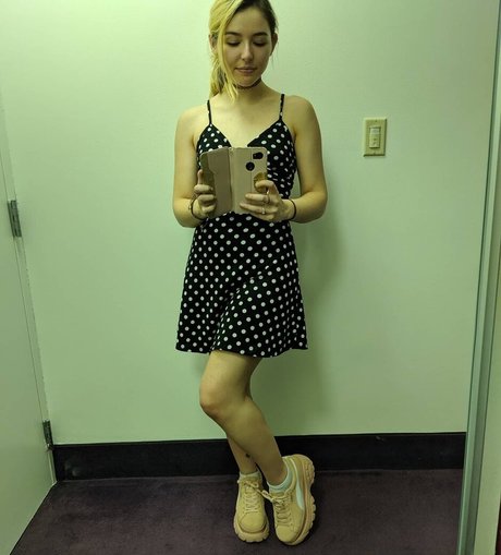 Autumn Farrell HDポルノスター ギャラリー