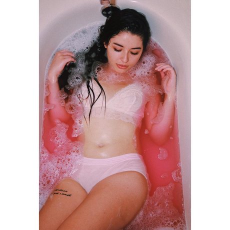 Autumn Farrell セクシーなスター ギャラリー