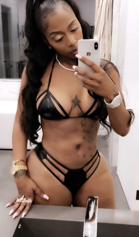 Kash Doll 美しい女優 写真