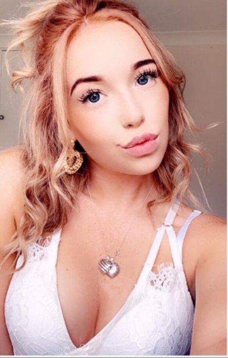 Karina Williamson スター ヌード ギャラリー