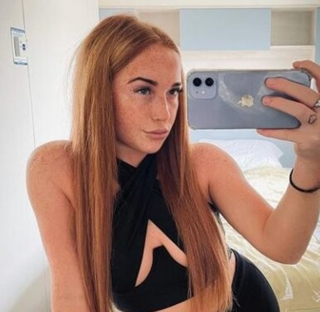 Karina Williamson ポルノスター エロティック 写真