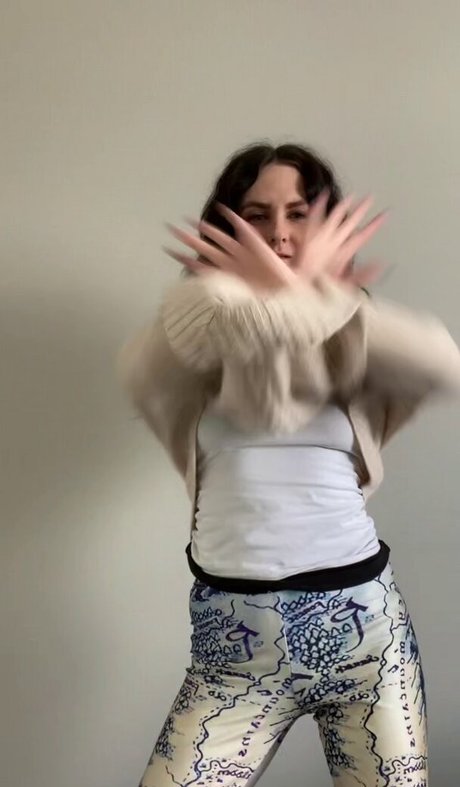 Olivia Evenstar ポルノスター エロティック ギャラリー