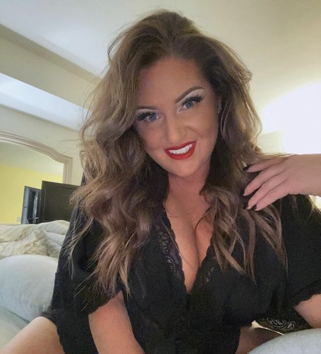 Alyssamax07 ポルノモデル 画像