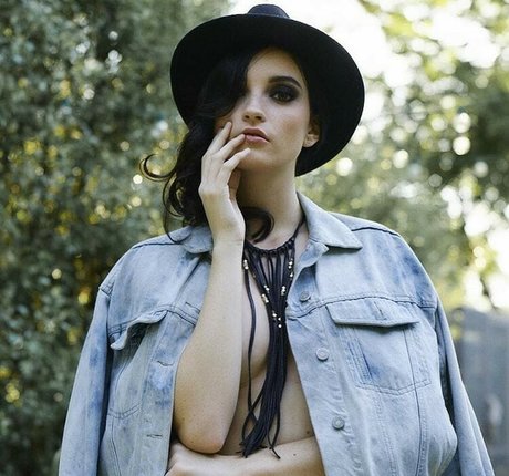 Hannahrosemasi ポルノスター セクシー 写真