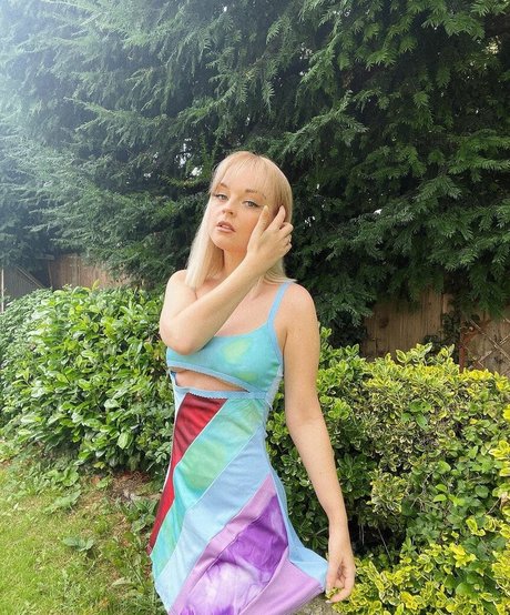 Emily Rose Perrin トップスター 写真