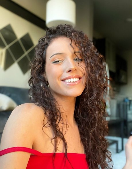 巨乳とお尻のOnlyFans ホット裸 写真