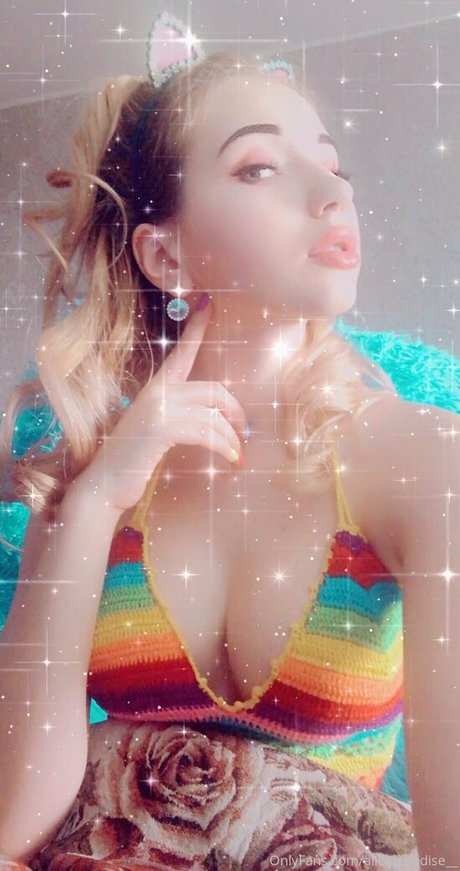 トゥワークオンリーファン ホット 写真