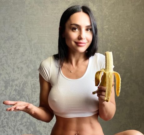 Helenka Demidova エロティック女優 画像