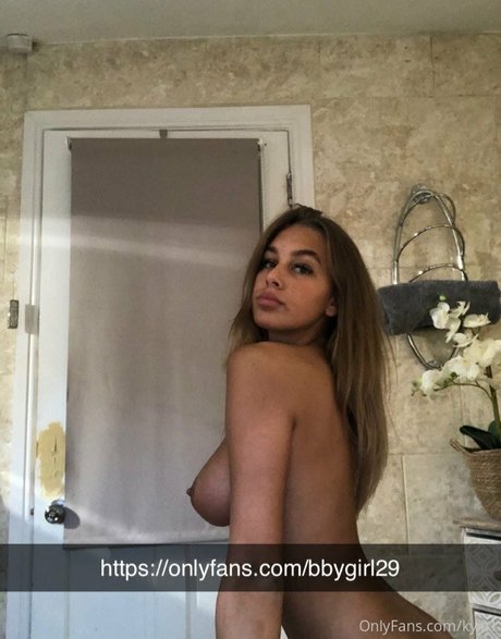 大きなお尻のマンコOnlyFans ポルノ ギャラリー